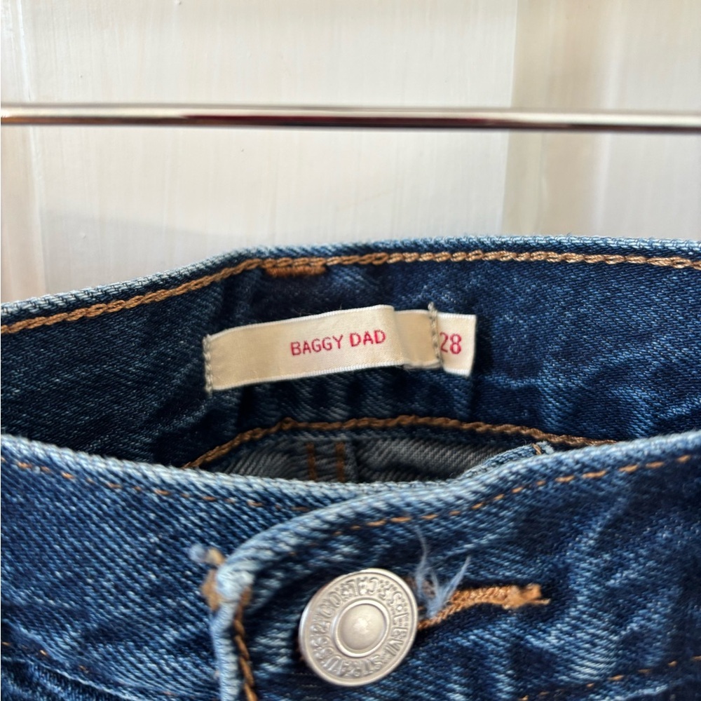 Levi’s Baggy Dad Jeans - Picture 3 of 3